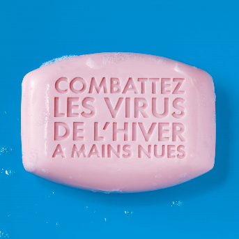 Photo d'un savon "Combattez les virus de l'hiver à mains nues"