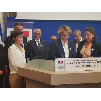 Photo du moment de la signature