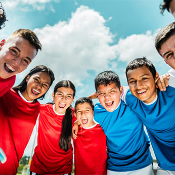 Jeunes faisant du sport